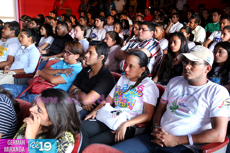 Jóvenes participan en conversatorio sobre el legado del Comandante Eterno Hugo Chávez